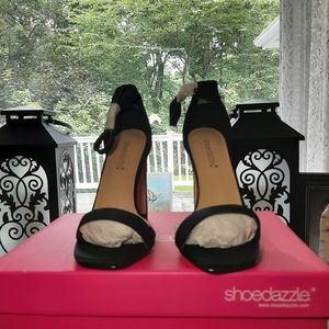 NWT - Strappy Heel